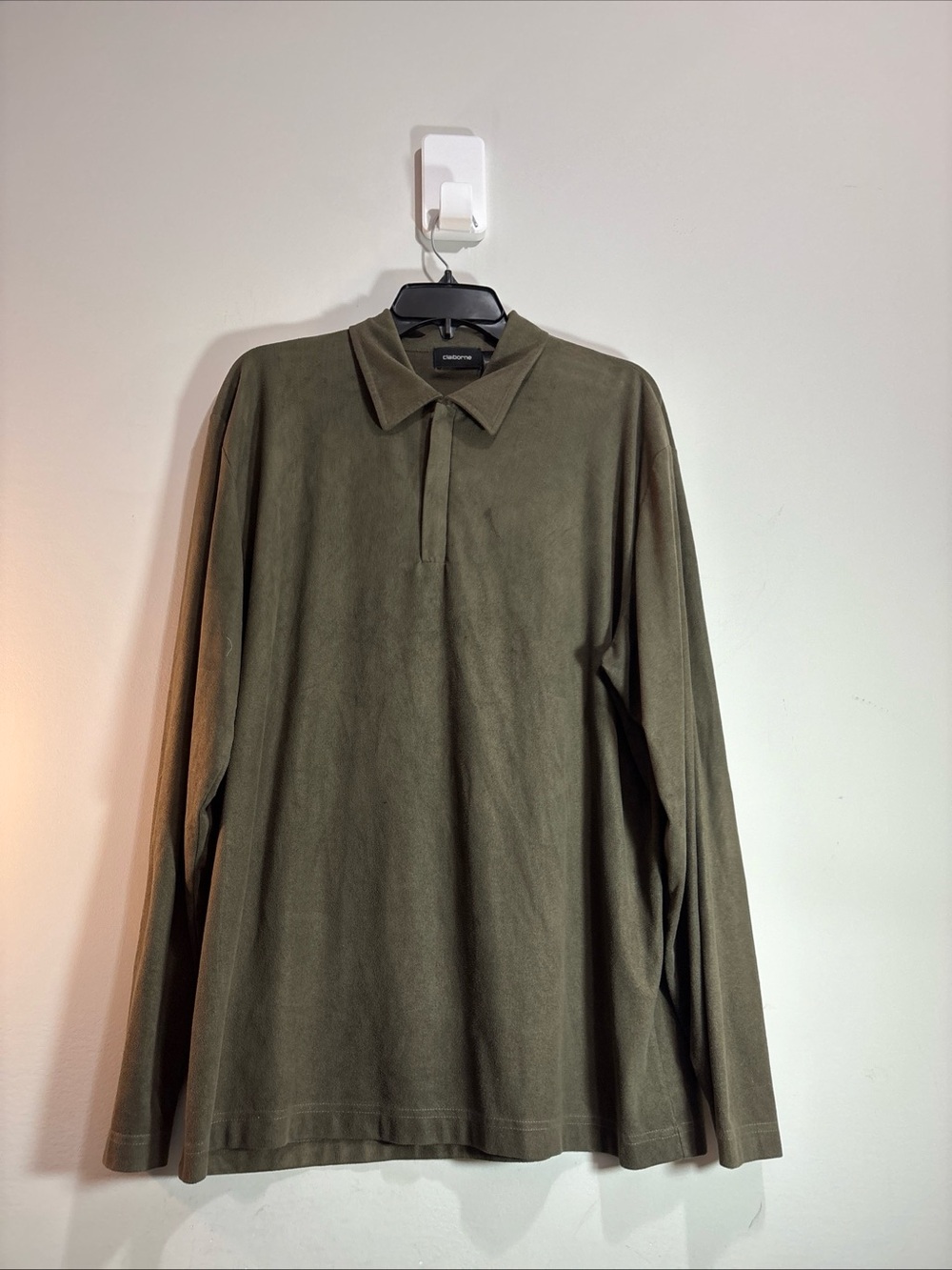 Liz Claiborne Men's Olive Green Long Sleeve 1/4 Zip Shirt. 1467